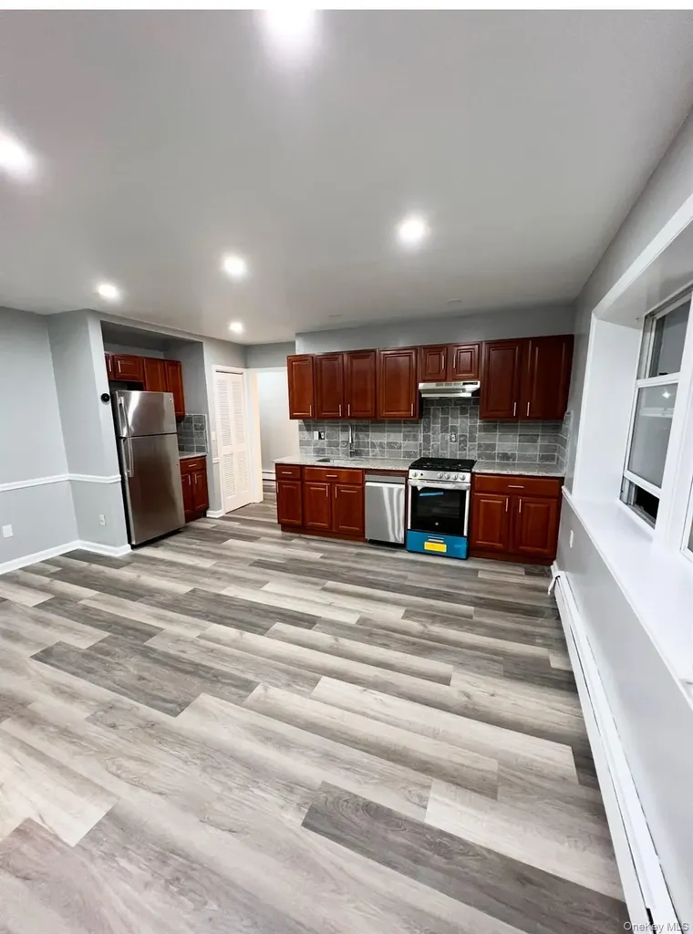 2410 Boston Post Road Larchmont NY 10538