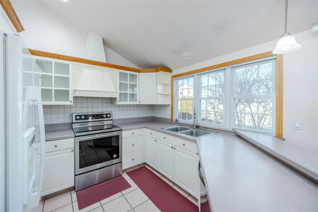 27 Tupper Avenue Medford NY 11763