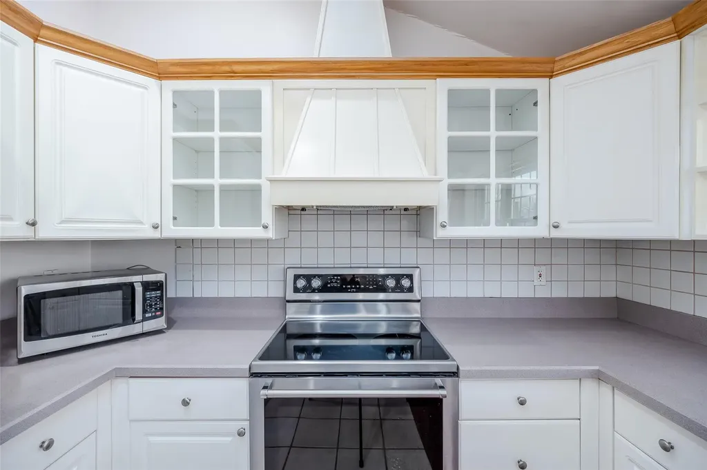 27 Tupper Avenue Medford NY 11763