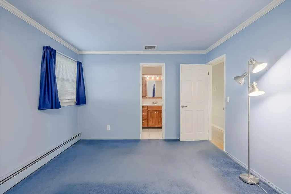 27 Tupper Avenue Medford NY 11763