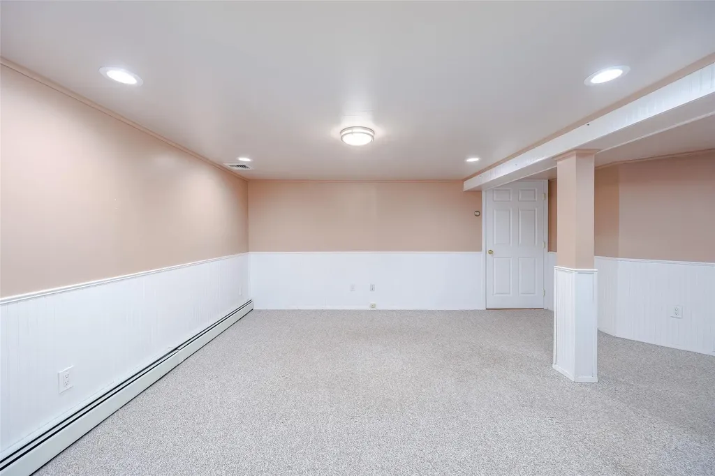 27 Tupper Avenue Medford NY 11763
