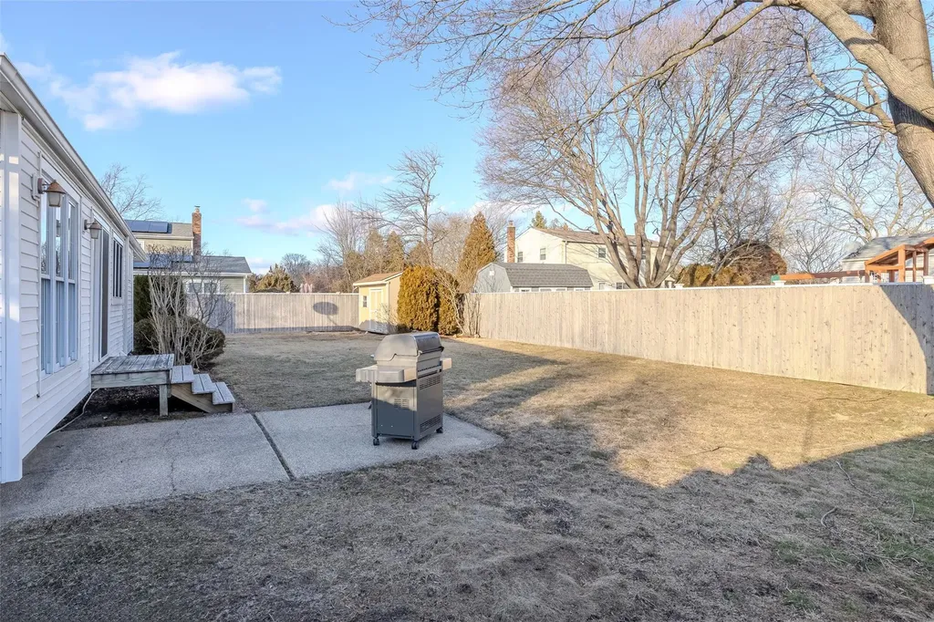 27 Tupper Avenue Medford NY 11763
