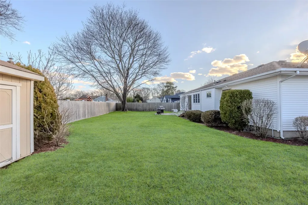 27 Tupper Avenue Medford NY 11763
