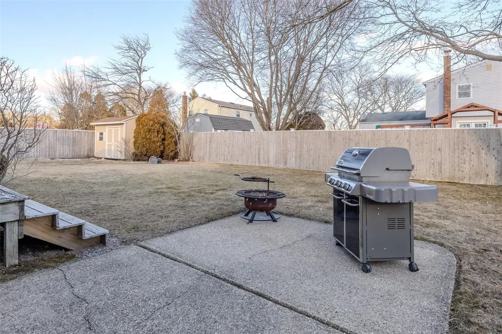 27 Tupper Avenue Medford NY 11763