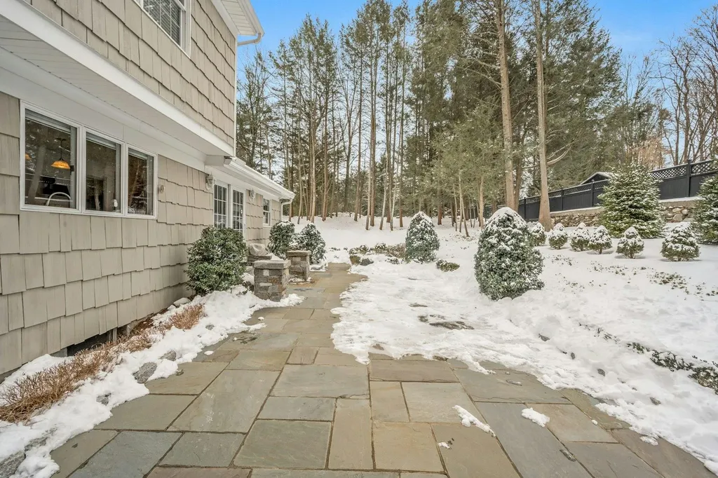 5 Grove Road Bedford NY 10506