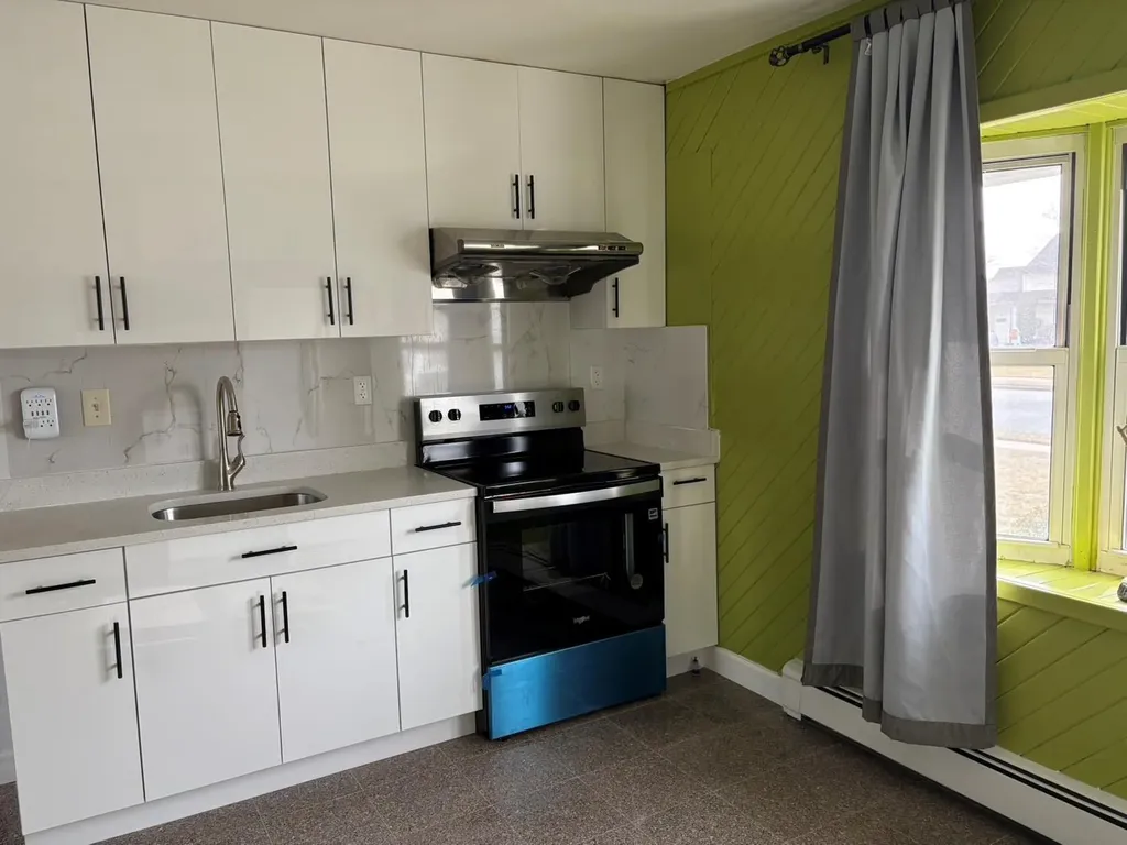 82 Lantern Road Hicksville NY 11801