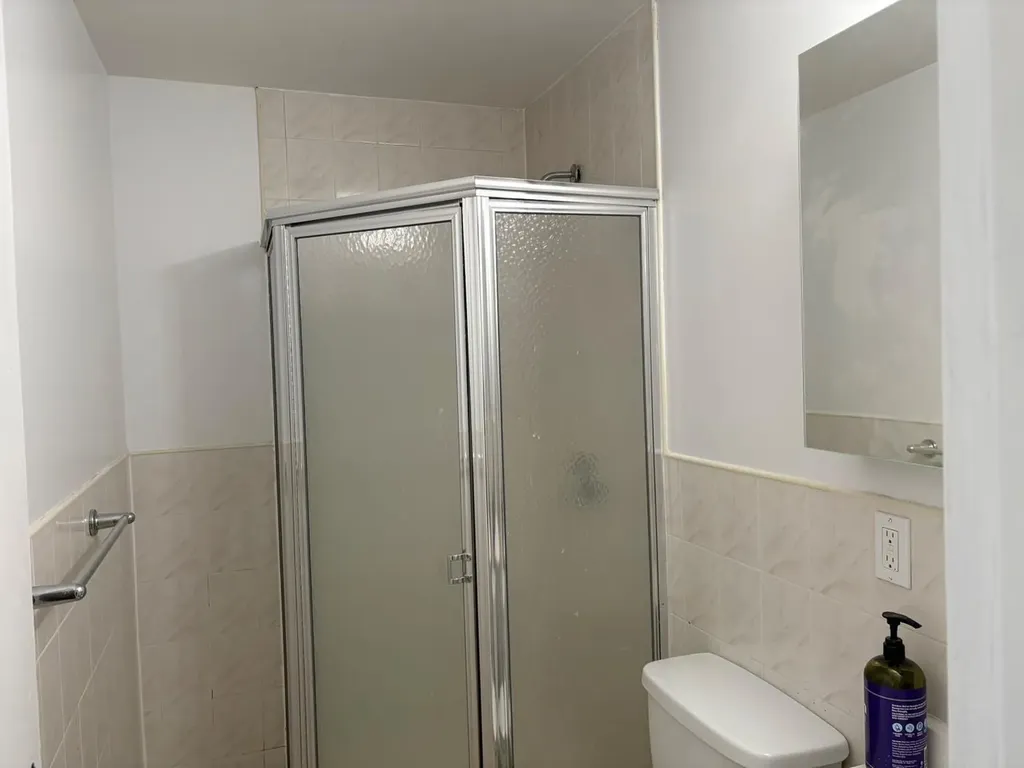 82 Lantern Road Hicksville NY 11801