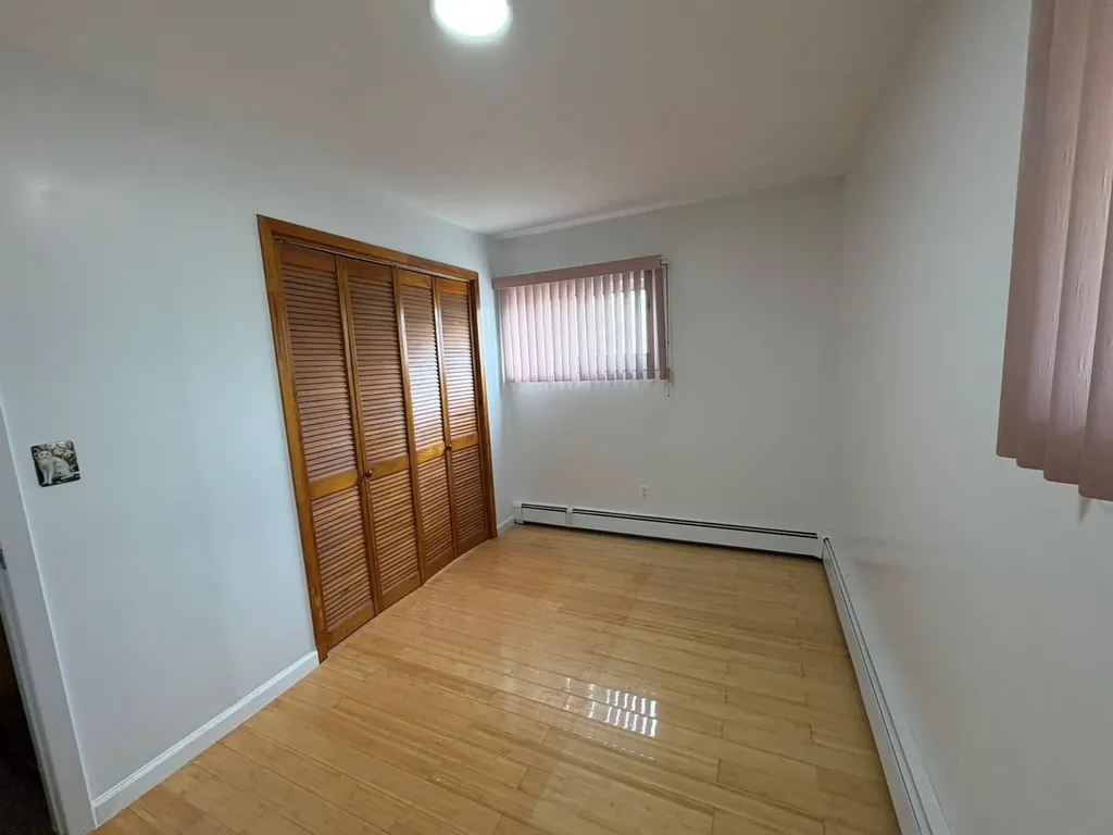 82 Lantern Road Hicksville NY 11801