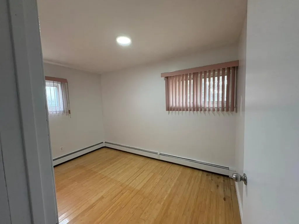 82 Lantern Road Hicksville NY 11801