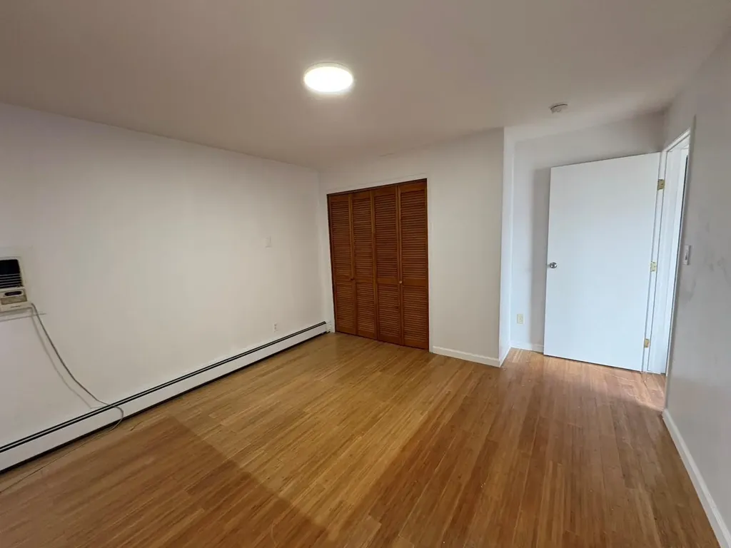 82 Lantern Road Hicksville NY 11801