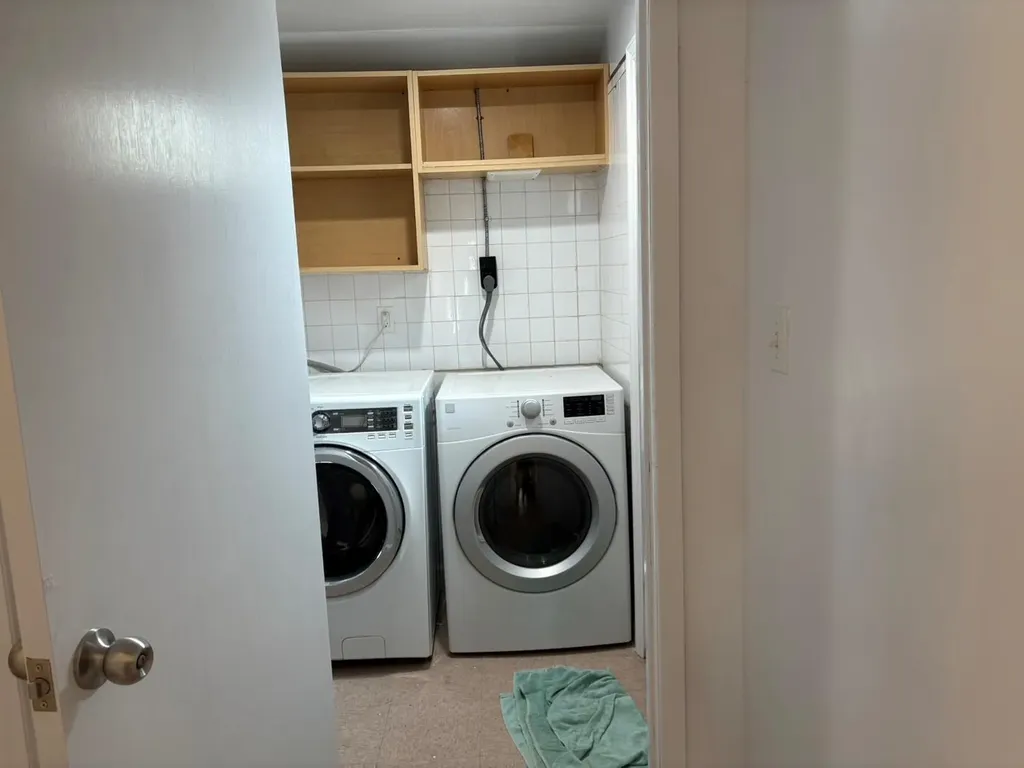 82 Lantern Road Hicksville NY 11801