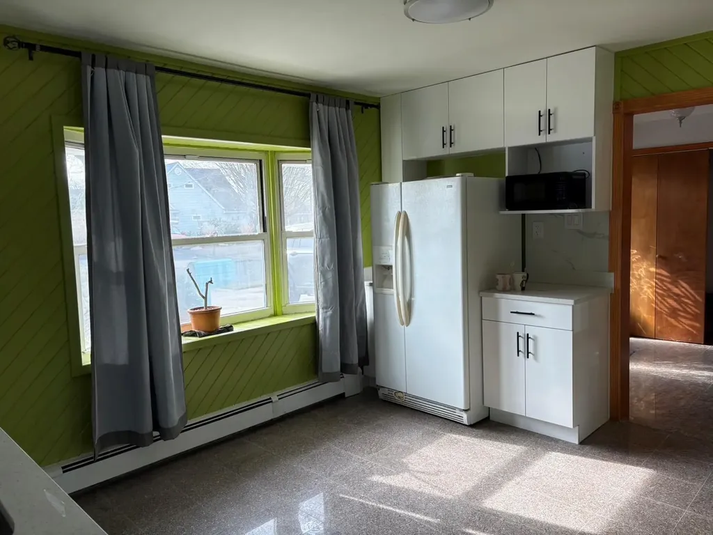 82 Lantern Road Hicksville NY 11801