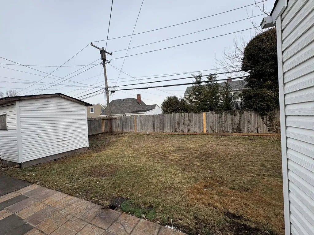 82 Lantern Road Hicksville NY 11801