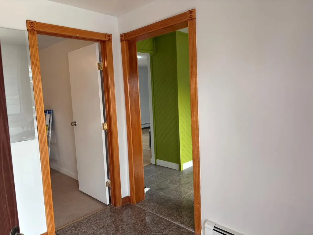 82 Lantern Road Hicksville NY 11801