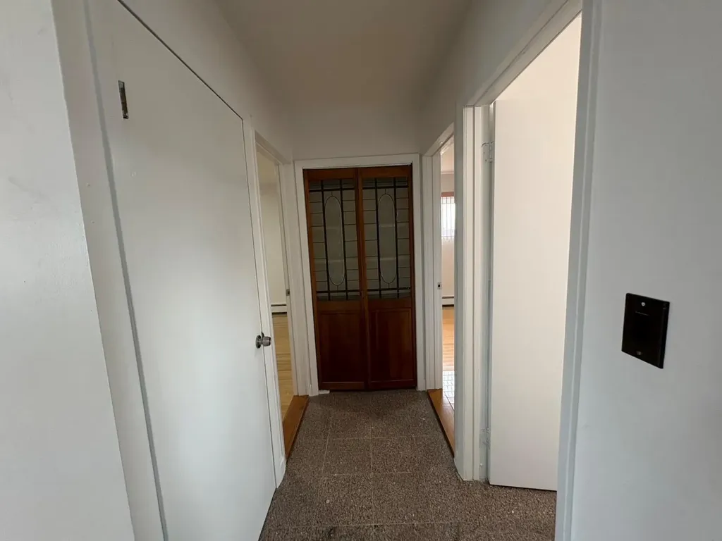 82 Lantern Road Hicksville NY 11801