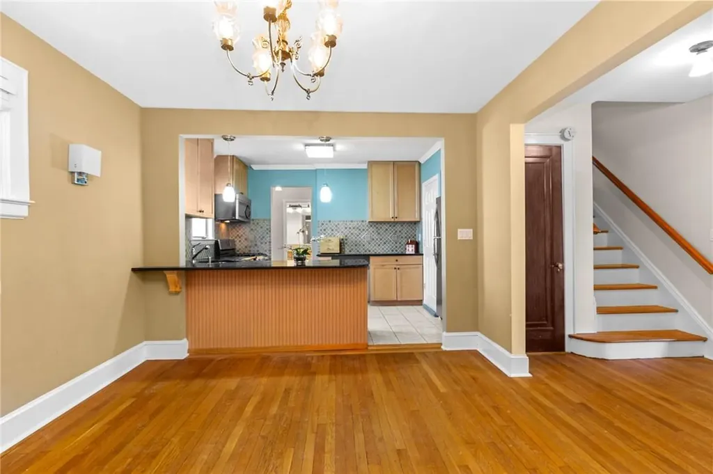 16 Parkview Court White Plains NY 10603