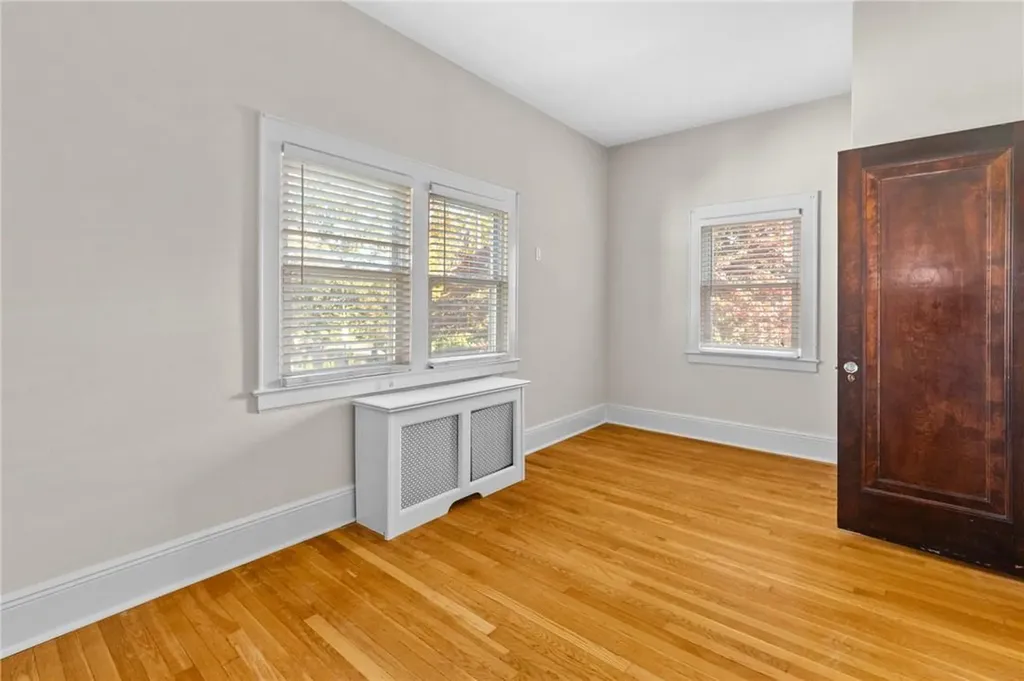 16 Parkview Court White Plains NY 10603