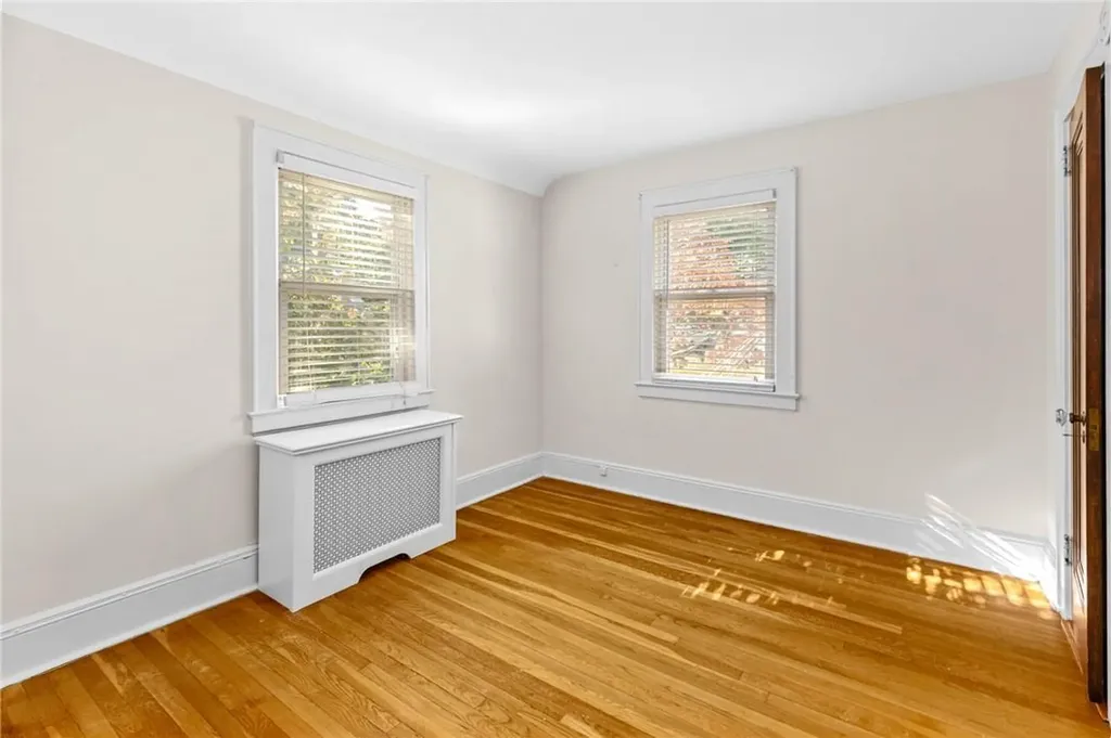 16 Parkview Court White Plains NY 10603