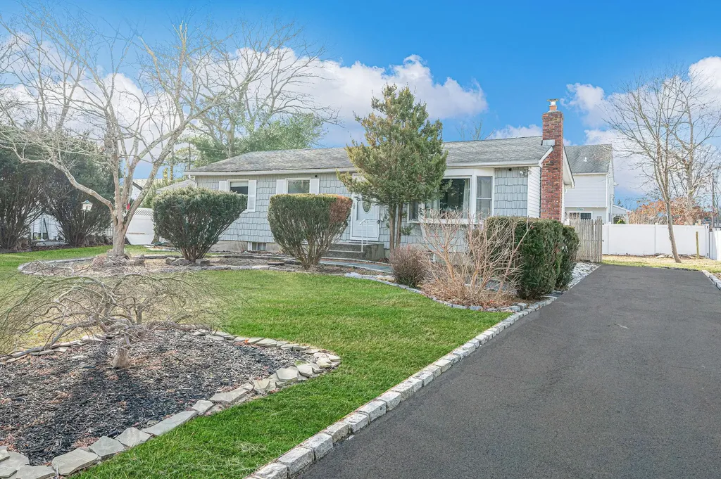 62 Cranford Boulevard Brookhaven NY 11950