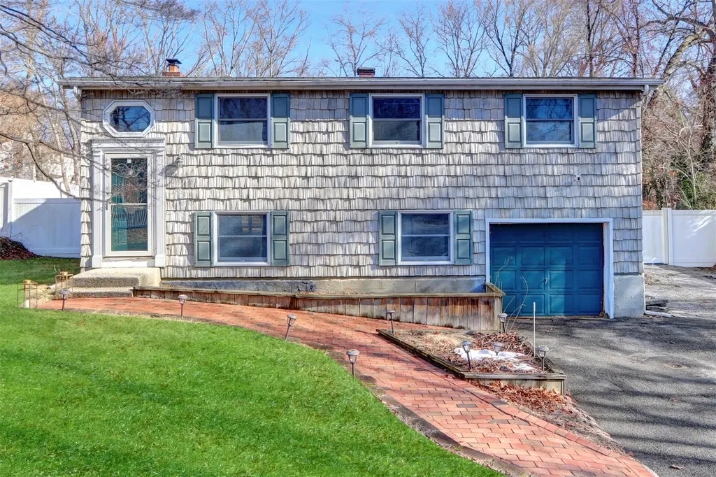 325 Old Town Road Brookhaven NY 11733