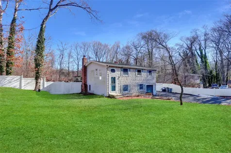 325 Old Town Road East Setauket NY 11733