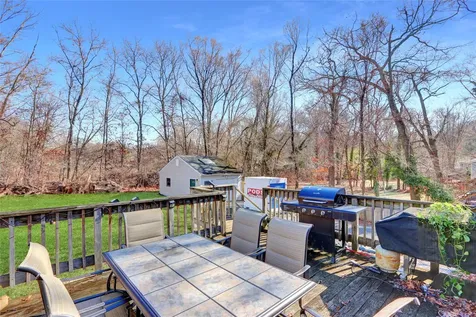 325 Old Town Road East Setauket NY 11733