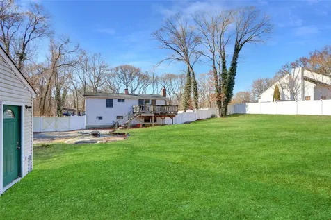 325 Old Town Road East Setauket NY 11733