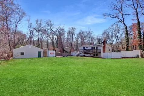 325 Old Town Road East Setauket NY 11733