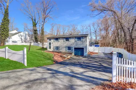 325 Old Town Road East Setauket NY 11733