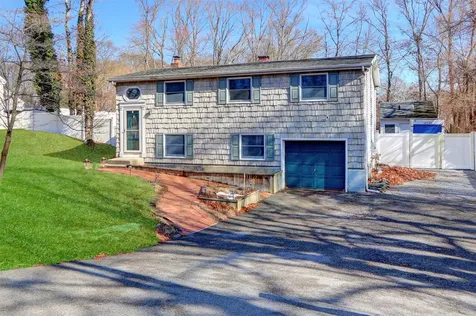 325 Old Town Road East Setauket NY 11733