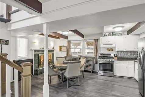 325 Old Town Road East Setauket NY 11733