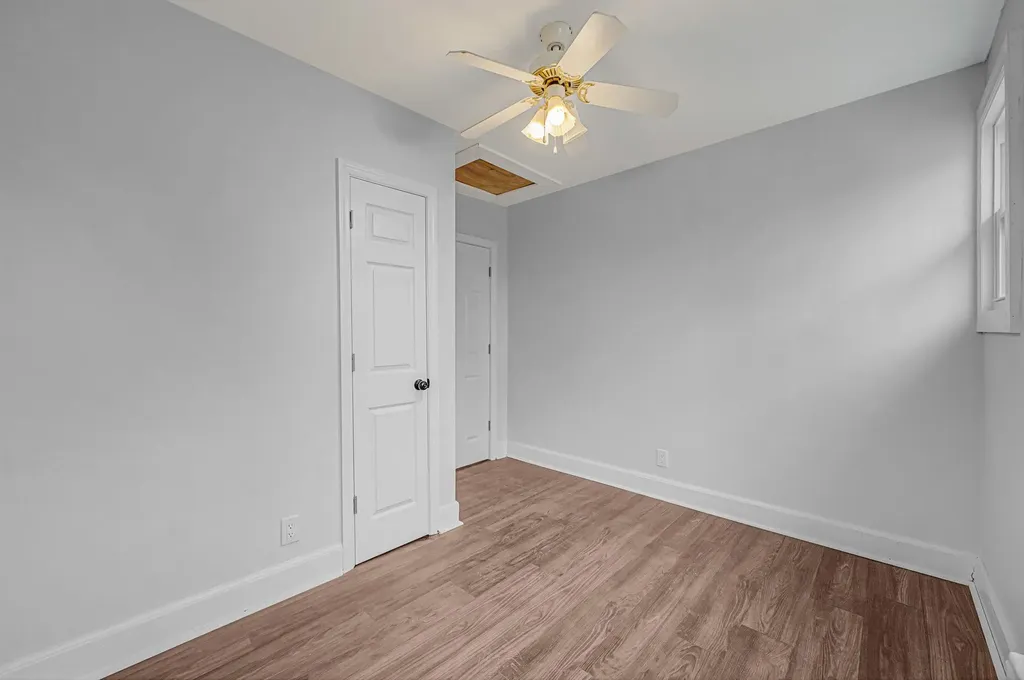27 Mapleton Avenue Farmingville NY 11738