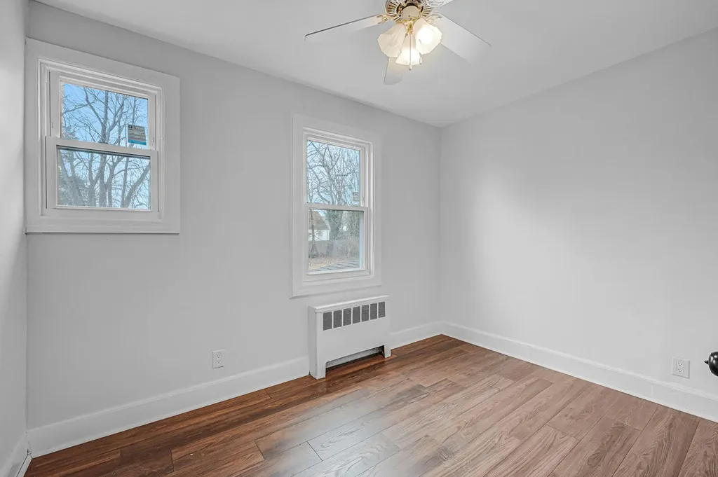 27 Mapleton Avenue Farmingville NY 11738