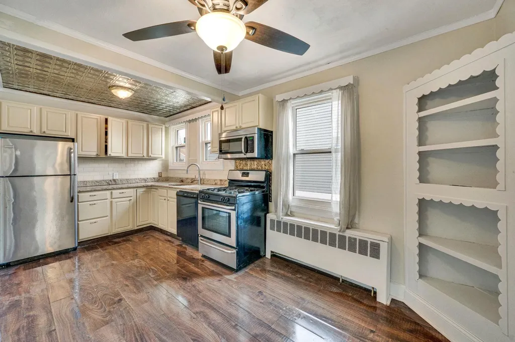 27 Mapleton Avenue Farmingville NY 11738