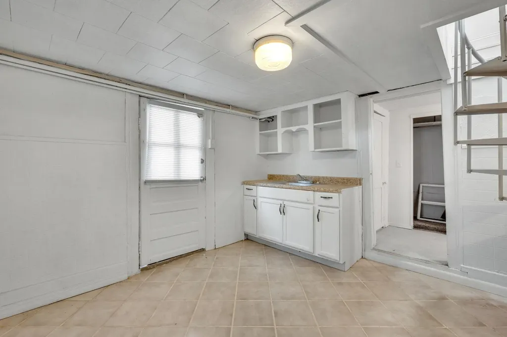 27 Mapleton Avenue Farmingville NY 11738