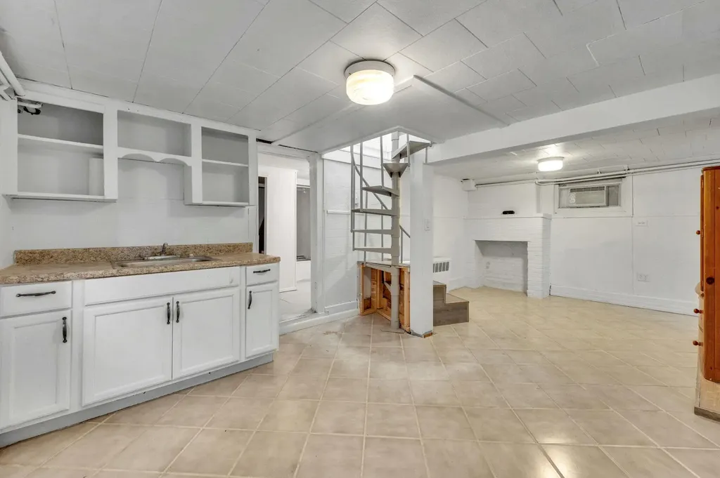 27 Mapleton Avenue Farmingville NY 11738