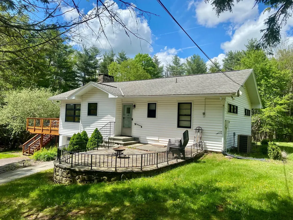21 Nauvoo Road Windham NY 12496