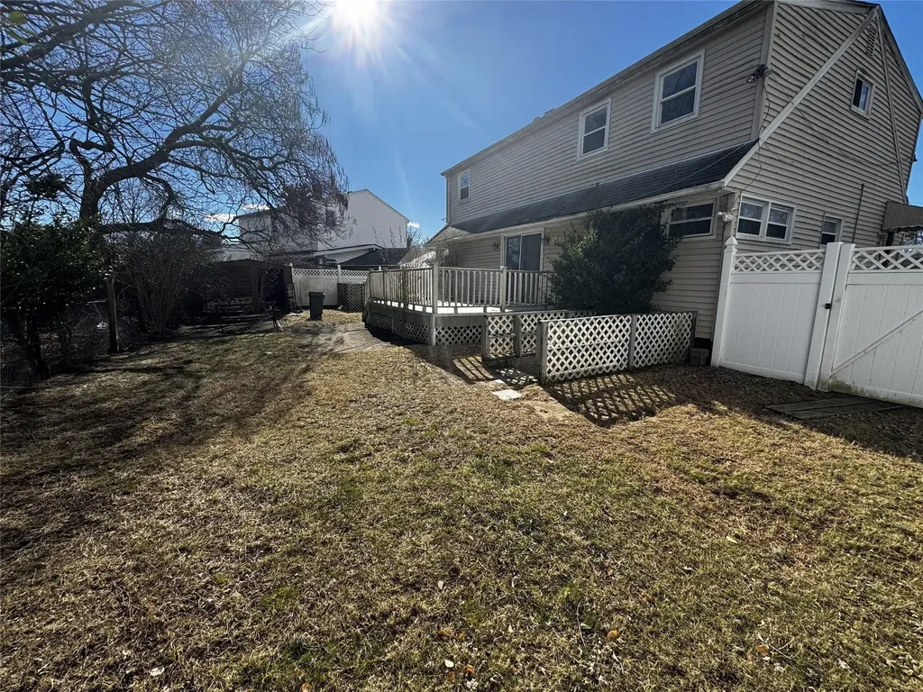2 Ronald Drive S Amityville NY 11701