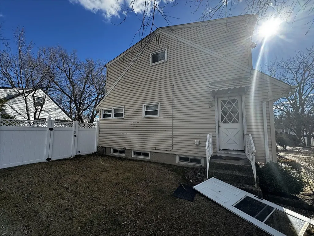 2 Ronald Drive S Amityville NY 11701