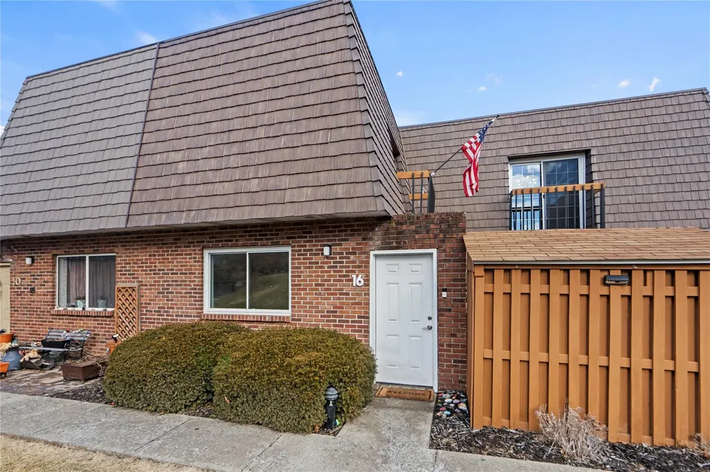 16 Laudaten Way Warwick NY 10990