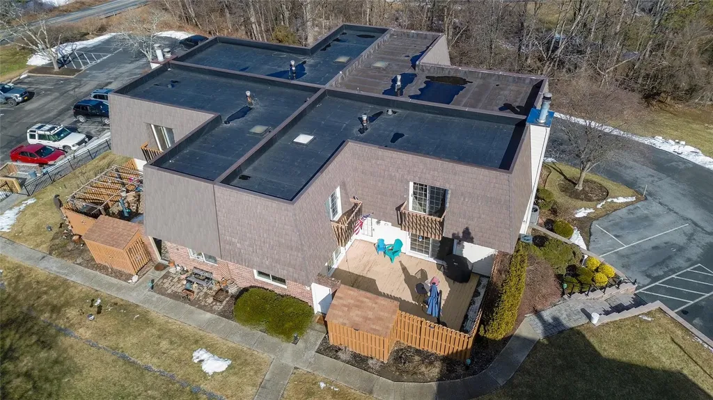 16 Laudaten Way Warwick NY 10990