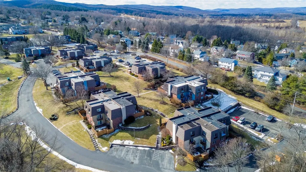 16 Laudaten Way Warwick NY 10990