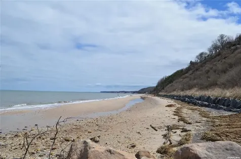 48 22nd Street Wading River NY 11792