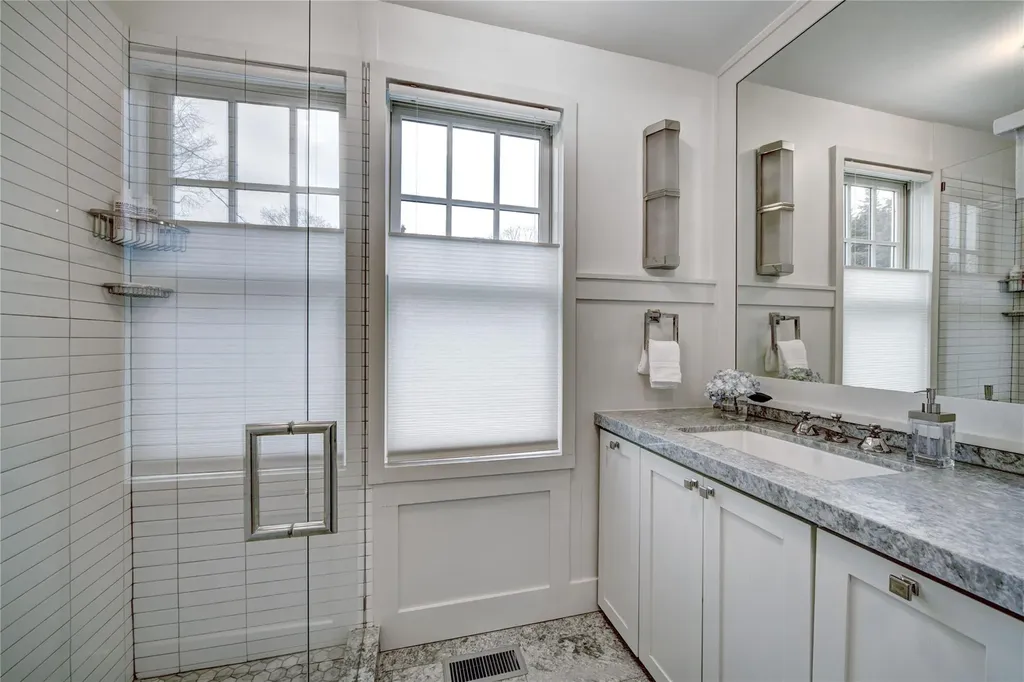 51 Sherrill Road East Hampton NY 11937