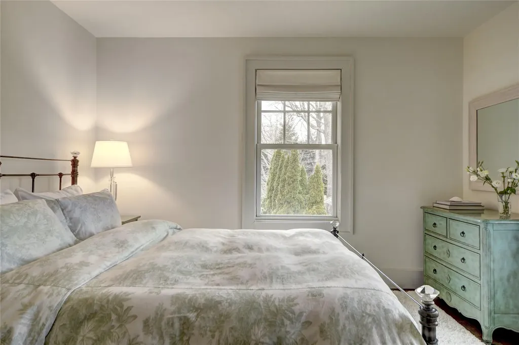 51 Sherrill Road East Hampton NY 11937