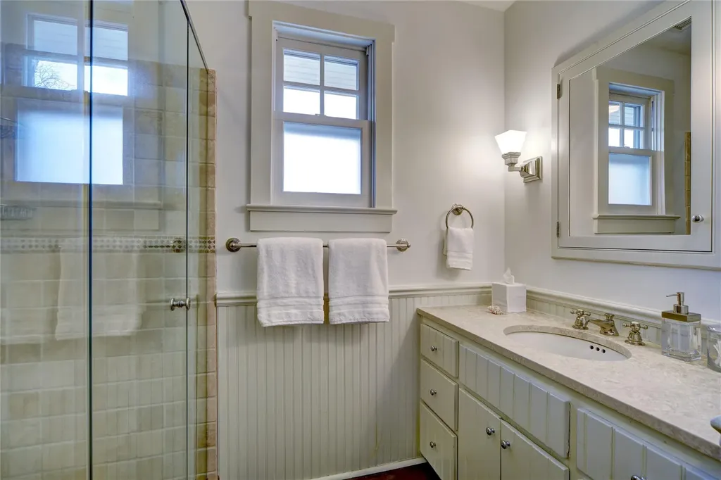 51 Sherrill Road East Hampton NY 11937