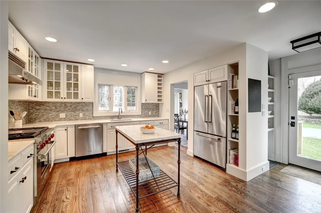 51 Sherrill Road East Hampton NY 11937