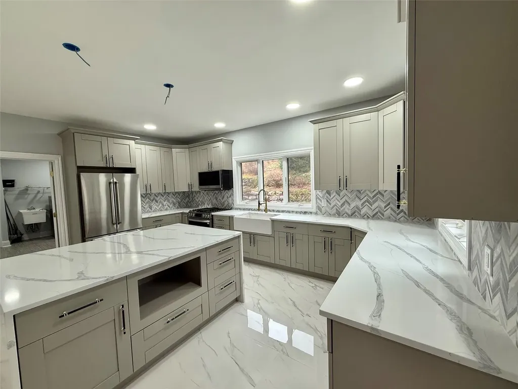 6 Sandyfields Lane Stony Point NY 10980