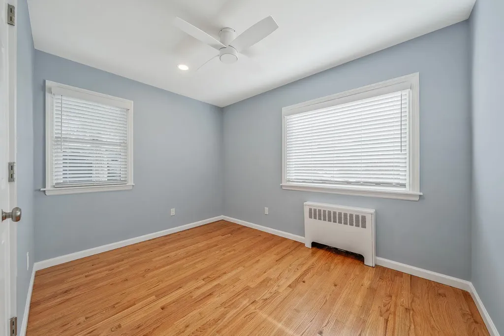68 West 3rd Street Freeport NY 11520