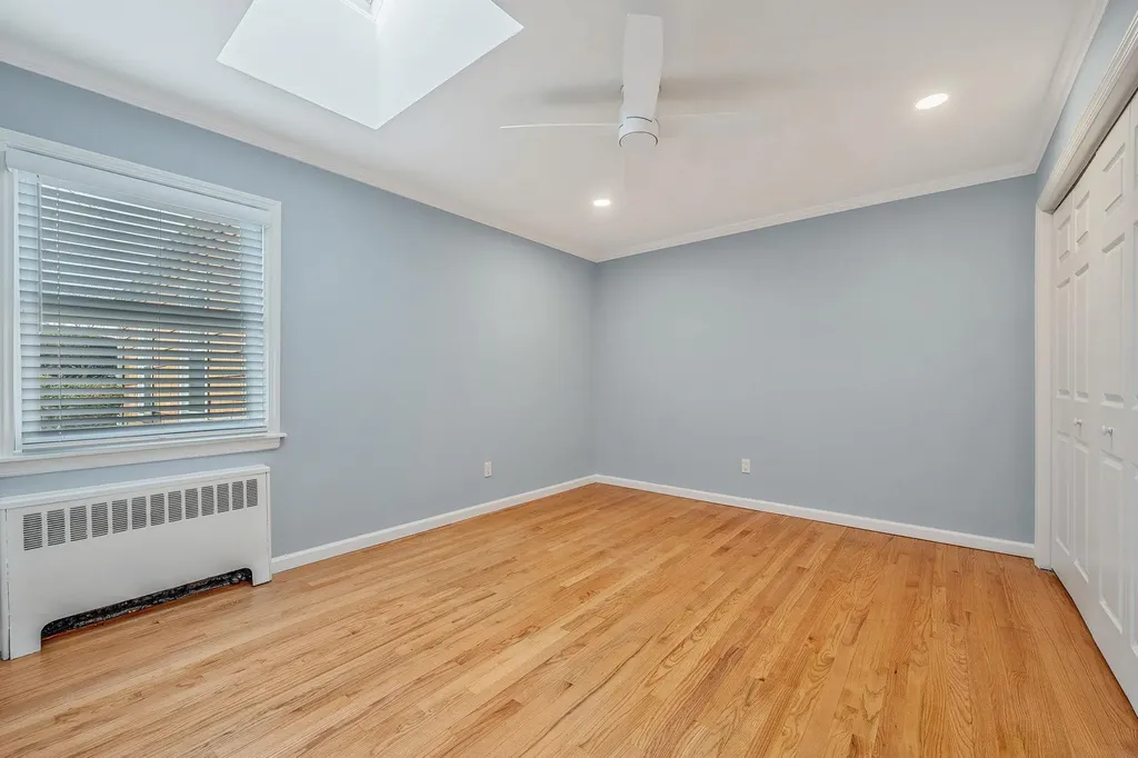 68 West 3rd Street Freeport NY 11520